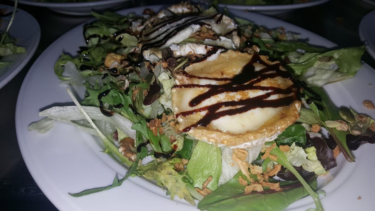 Ensalada de Queso Brie