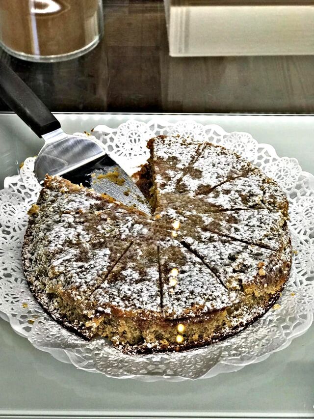Toucinho do céu, doce Português feito com farinha de amêndoas.