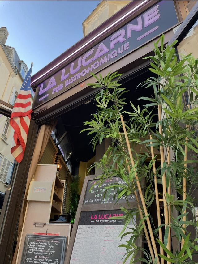 La Lucarne