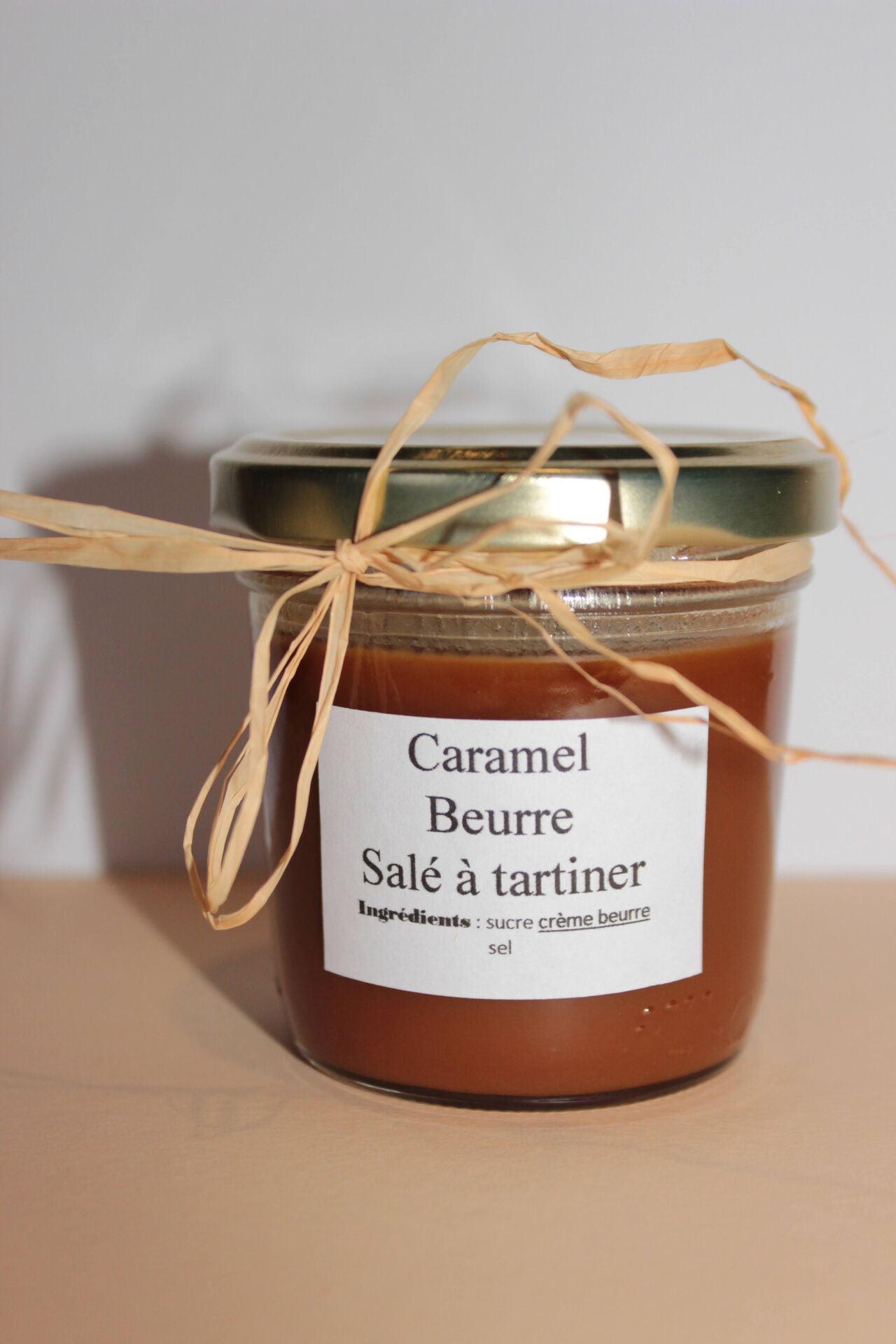 Pot de caramel beurre salé à tartiner 5.50€ les 100g ou 7€00 les 150g