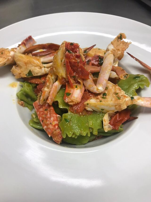 Caramelle al branzino con salsa al granchio