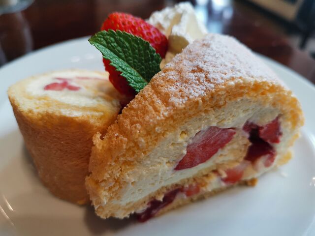 Epres piskótatekercs. Szerették!