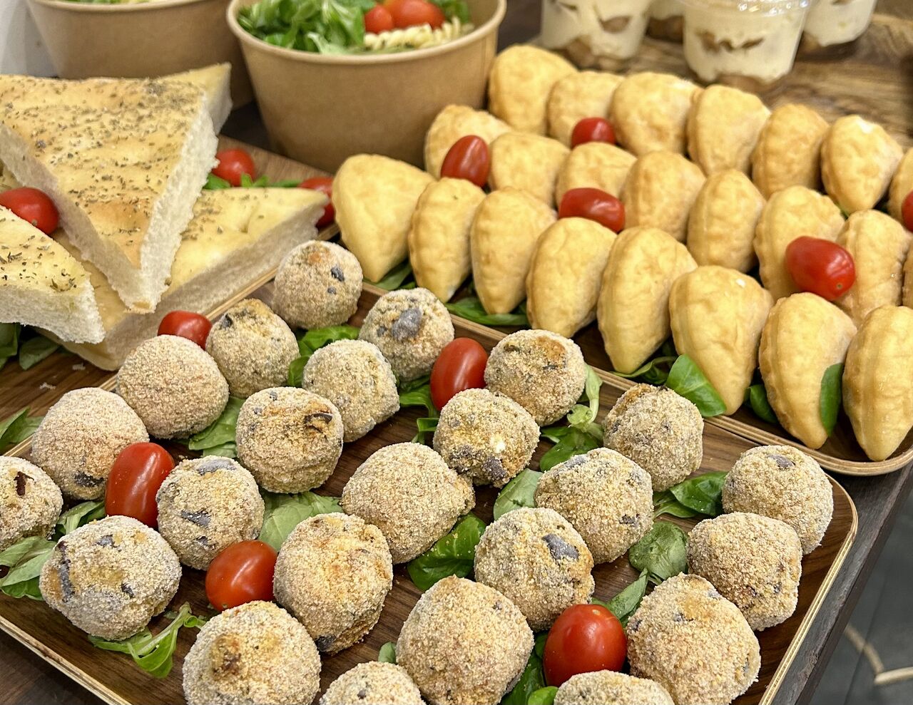 Moelleux d’aubergines à la parmigiana et panzerottini tomate et mozzarella 