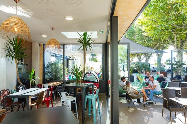 Salle et terrasse restaurant le Nice