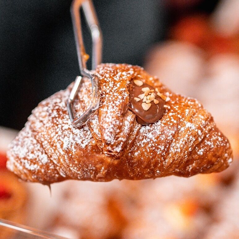 Brioches lievito madre, farcitura alla nutella e granella