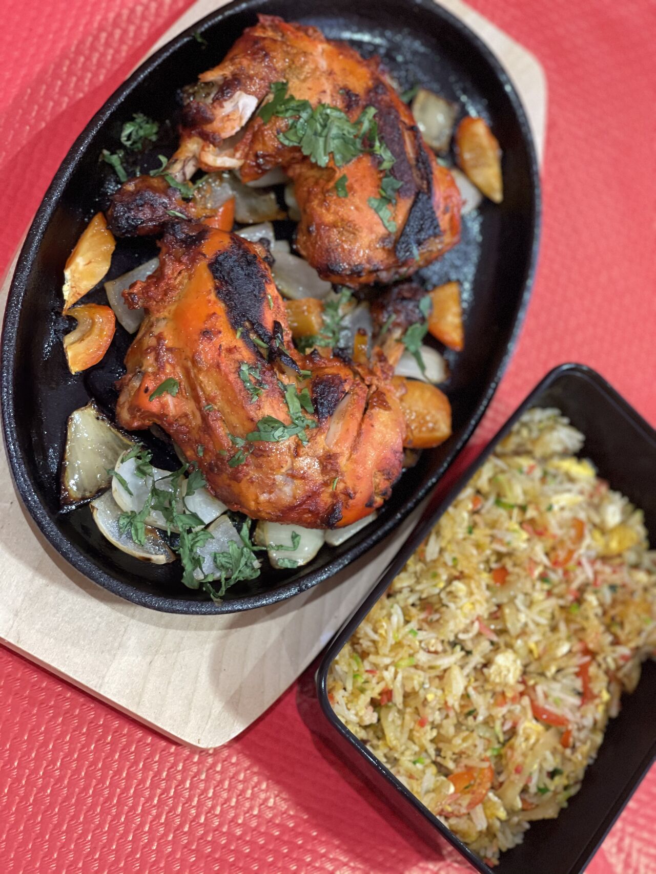 Notre Poulet Tandoorie accompagné du Riz à l'oignon 