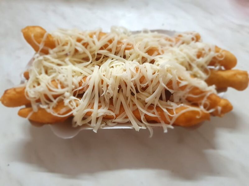 Sajtos kukac lángos