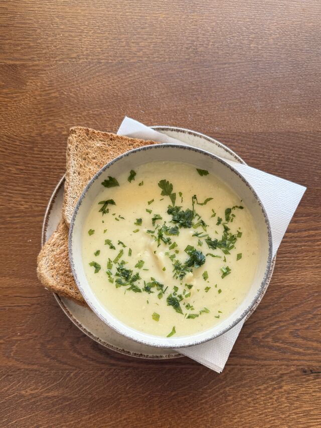 ZUPA KREM Z BIAŁYCH WARZYW 