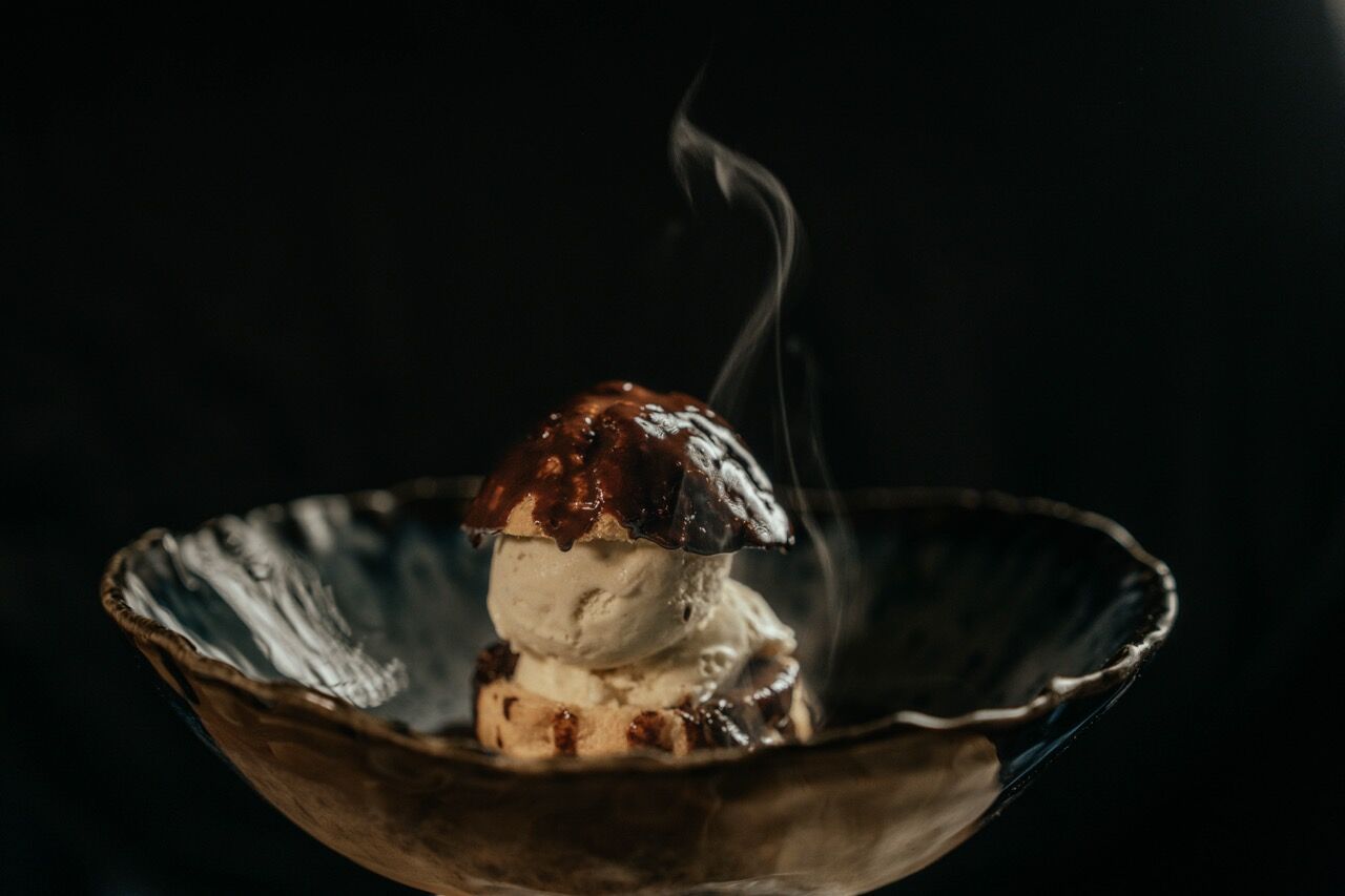Profiteroles Maison au Chocolat noir 70% et Glace Vanille