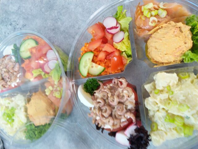 VERSCHILLENDE KOUDE SCHOTELS TE VERKRIJGEN
OOK IN DE AUTOMATEN ZIJN DAGSCHOTELS EN OA PASTA'S TE VERKRIJGEN
