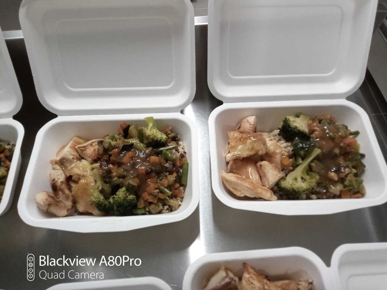 Eminé de poulet, petits légumes et quinoa