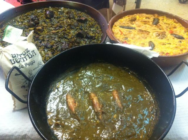 disfrute de nuestra variedad de Arroces, como nuestro ARROZ CON COSTRA, MELOSO DE MARISCO, ARROZ DE BOGAVANTE, PAELLAS, ABANDA..