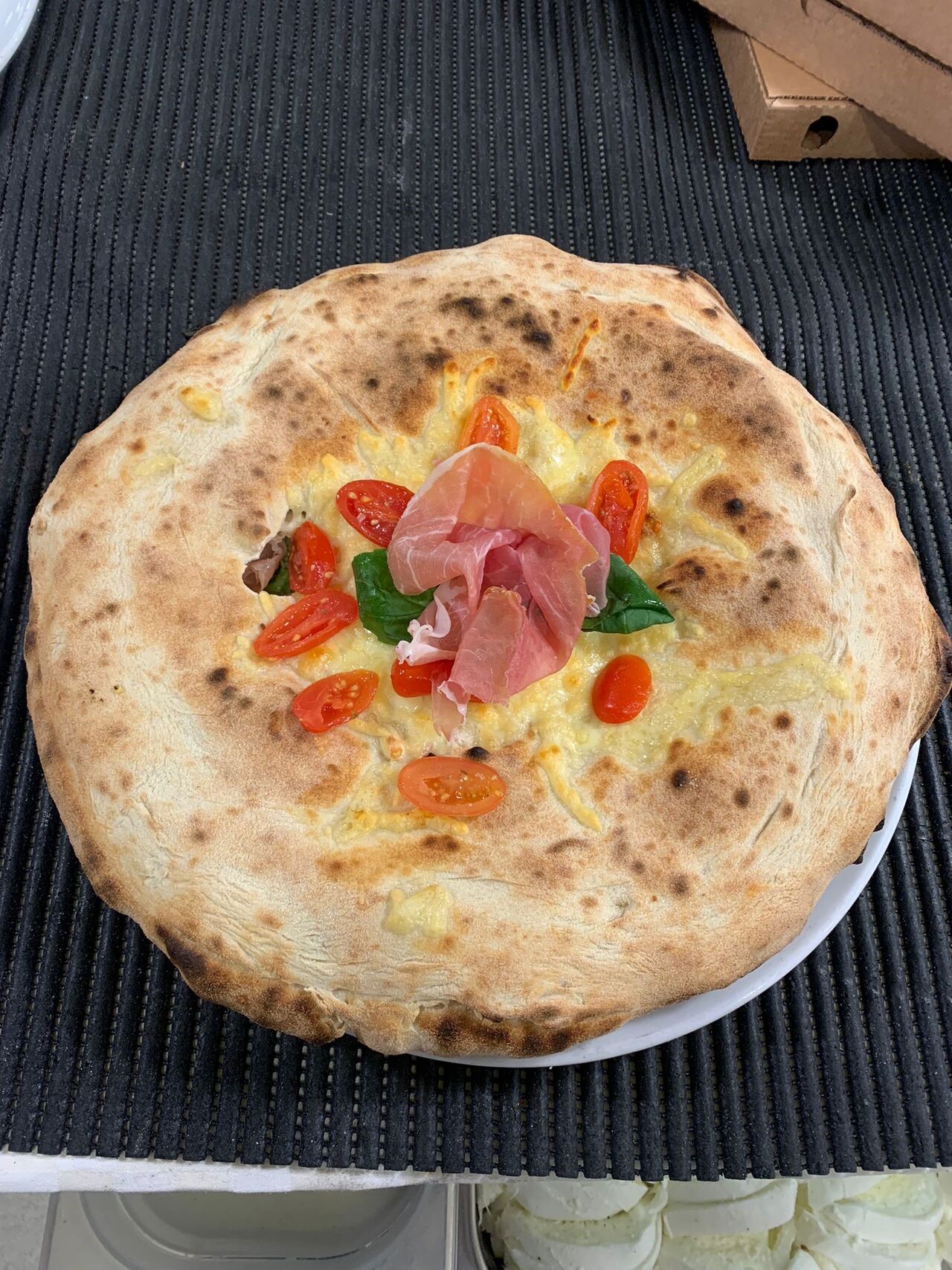 Focaccia Crudo 