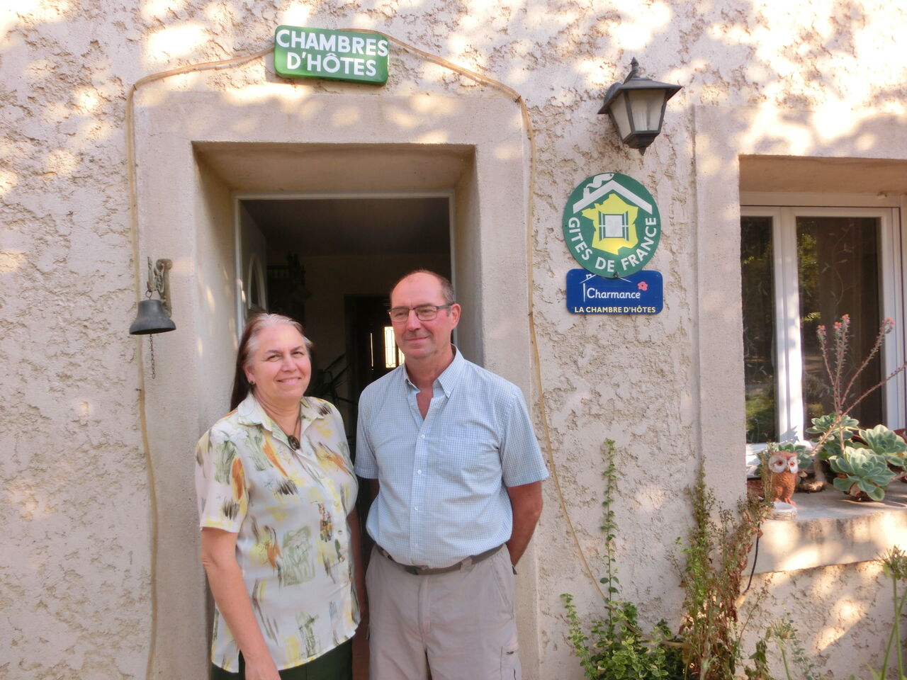 Roselyne et Michel, les propriétaires qui seront heureux de vous accueillir 