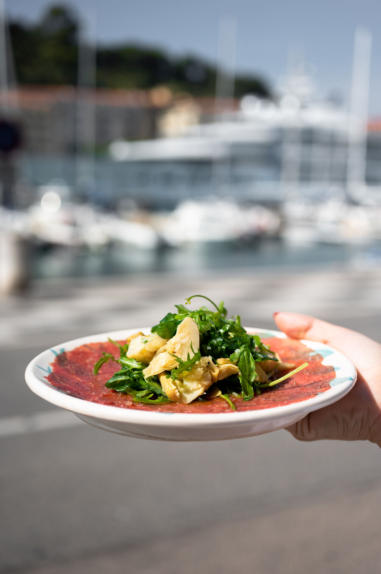 Carte Apéro Snack disponible en service continu. Savourez des produis frais et exquis et Freshicerie