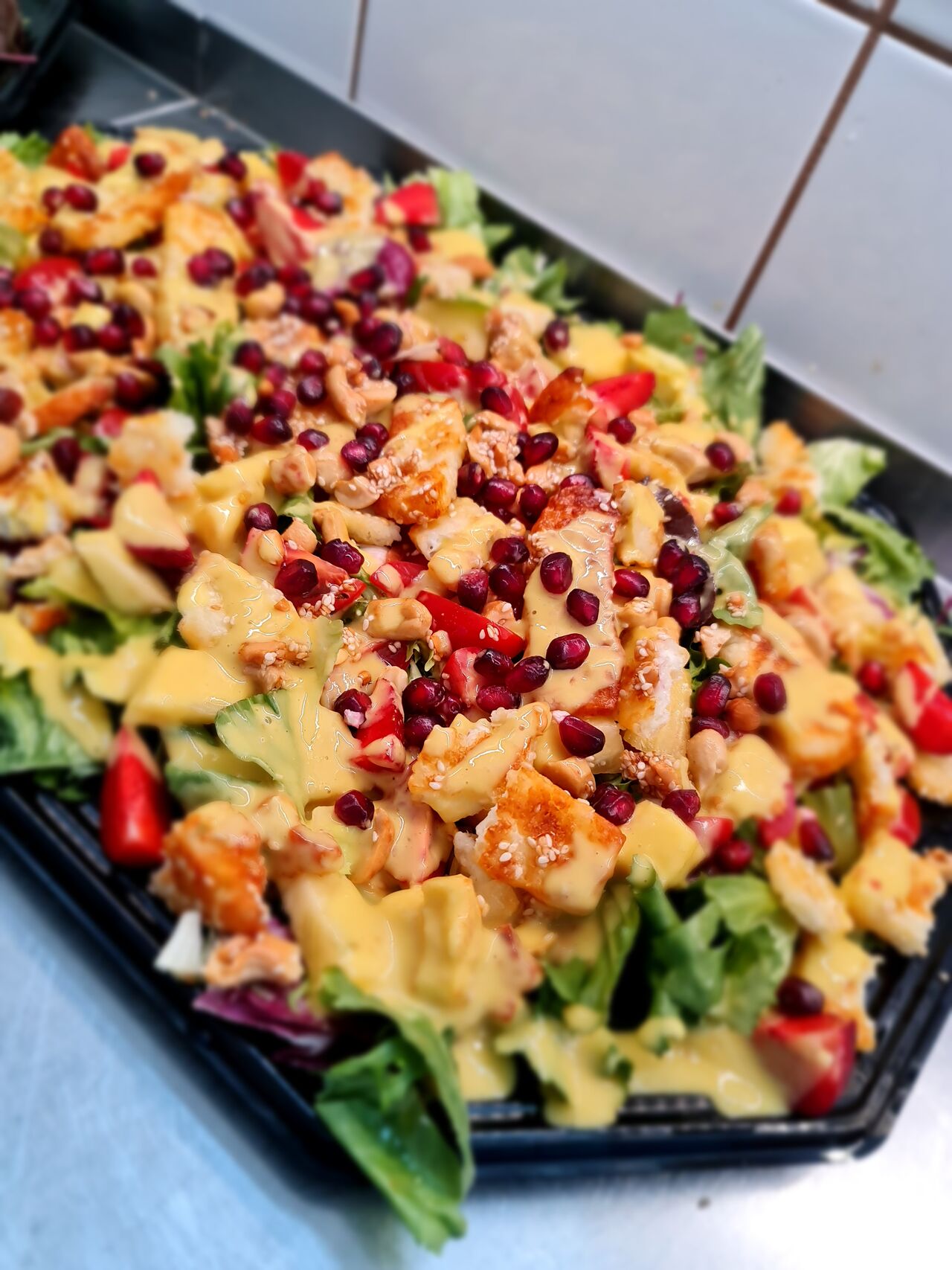 Sałatka z serem halloumi 