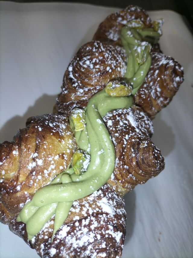 Brioche feuilletée a la pistache