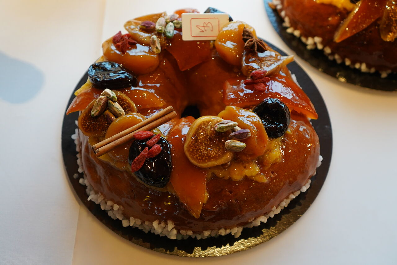Presentation de notre couronne des rois par le MOF pâtissier 