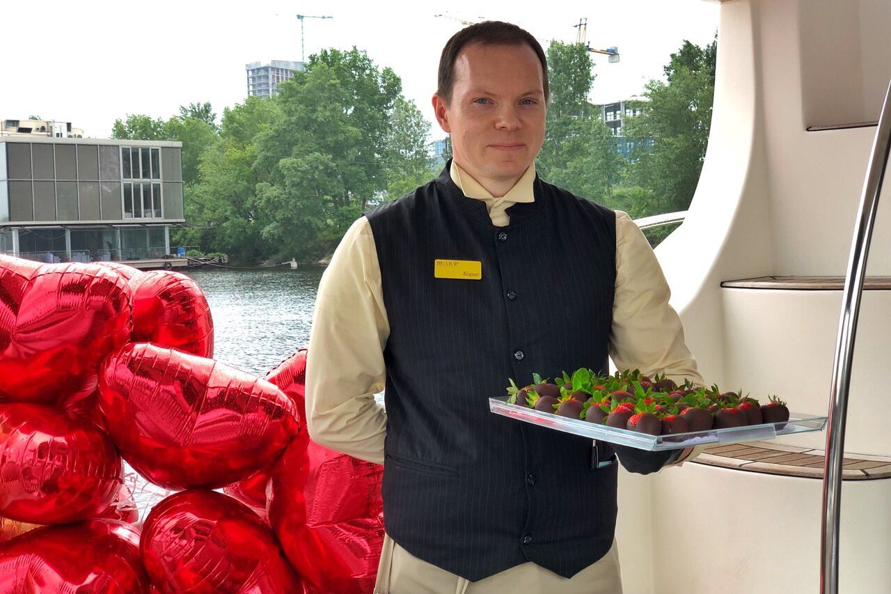 КЕЙТЕРИНГ НА ЯХТЕ ОТ ВЕЛЮР