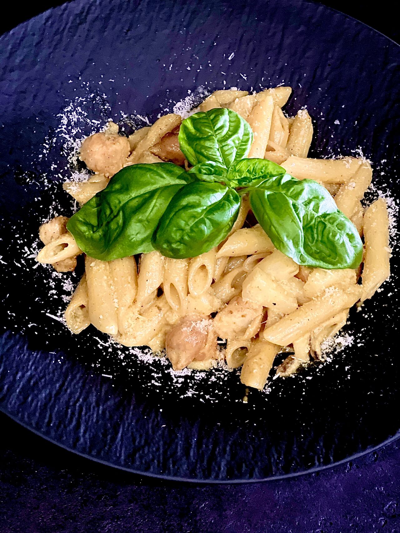 210. Penne Delhi Curry
€9,50
(A D C 2)
mit Hänchenbrust, Ananas in Curry u. Sahnesauce