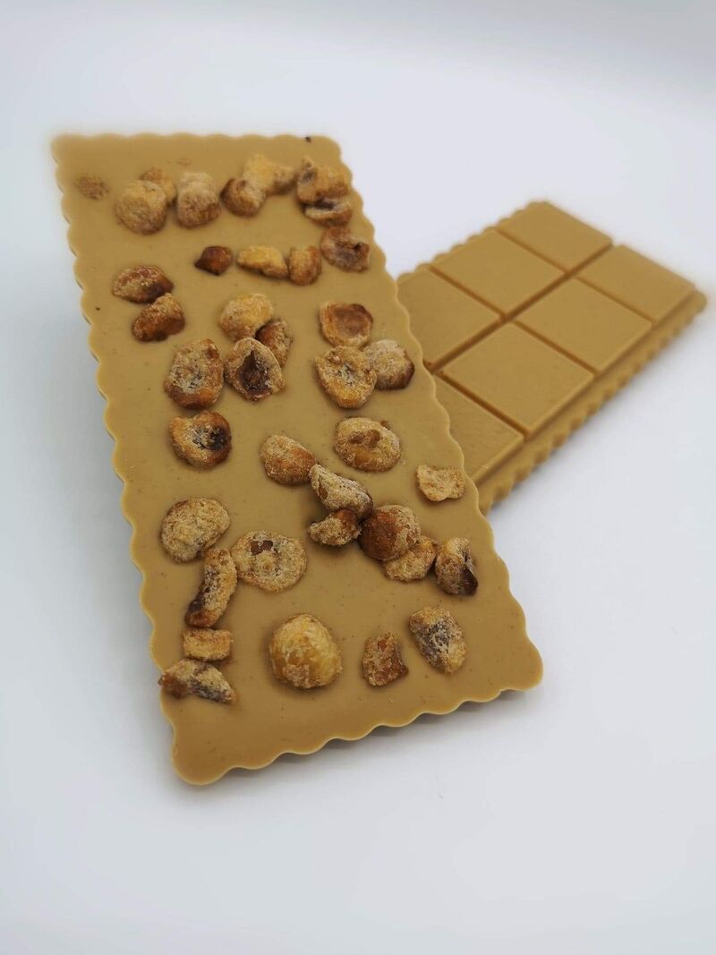 Tablette chocolat blanc caramélisé et noisette grillées