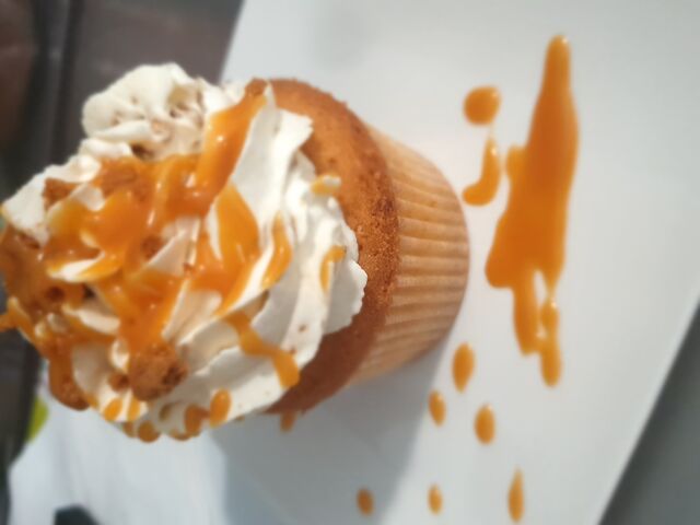 CUP CAKE CARAMEL BEURRE SALÉ ( dessert du moment )