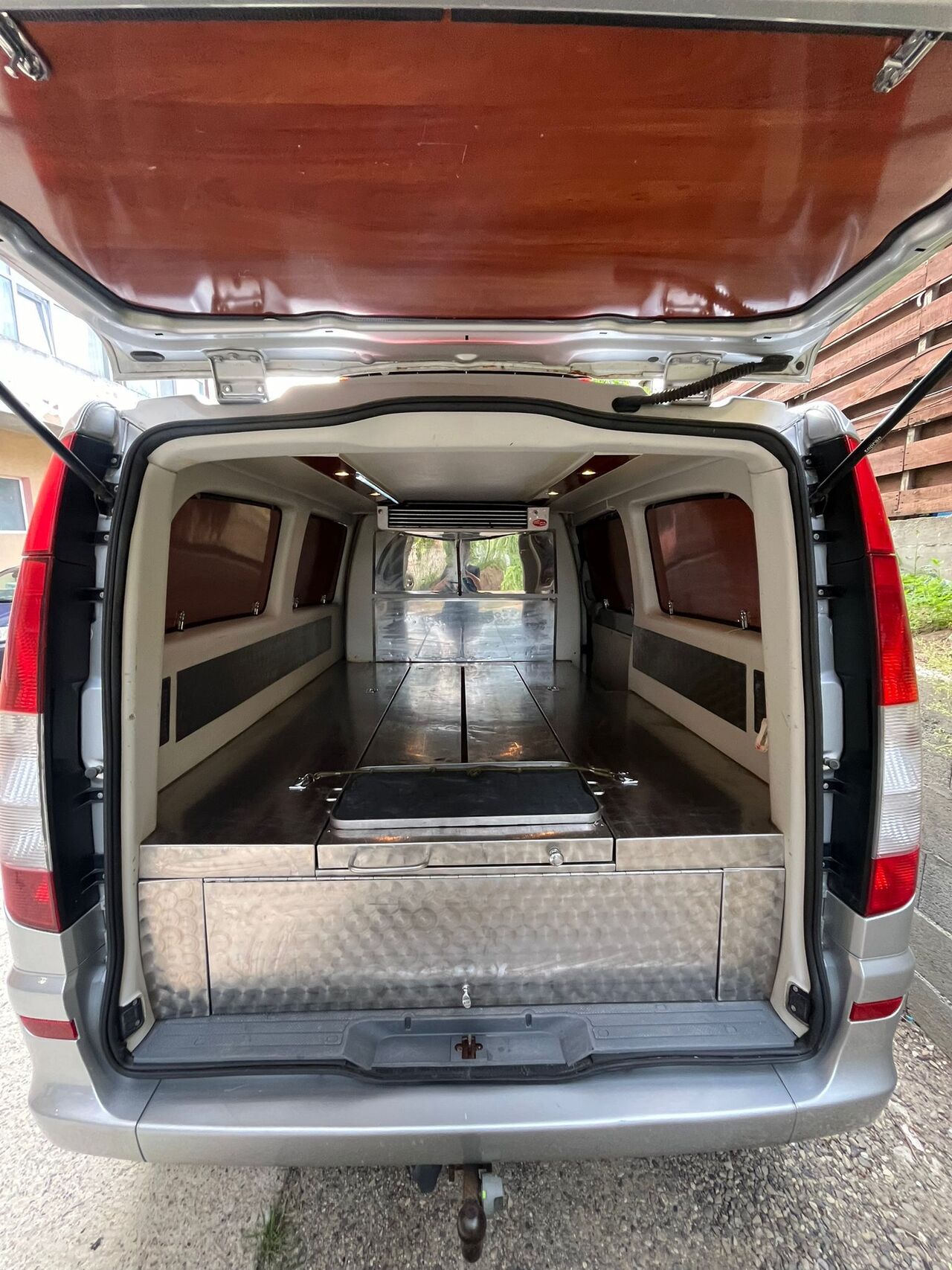 Auto speciale funerare