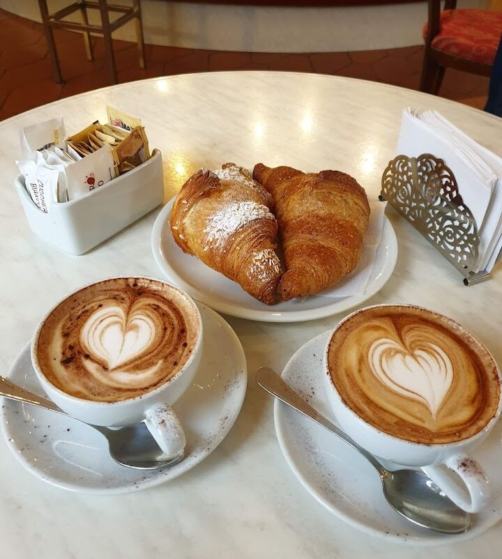 Cappuccini e brioches