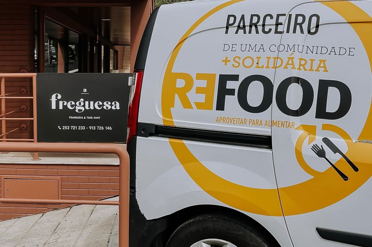 Olha a Freguesa solidária!