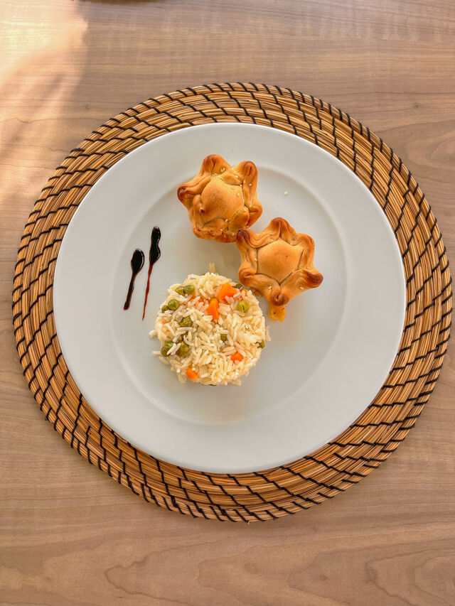 Pratos do Dia: Empadas de Patos com Arroz Primavera