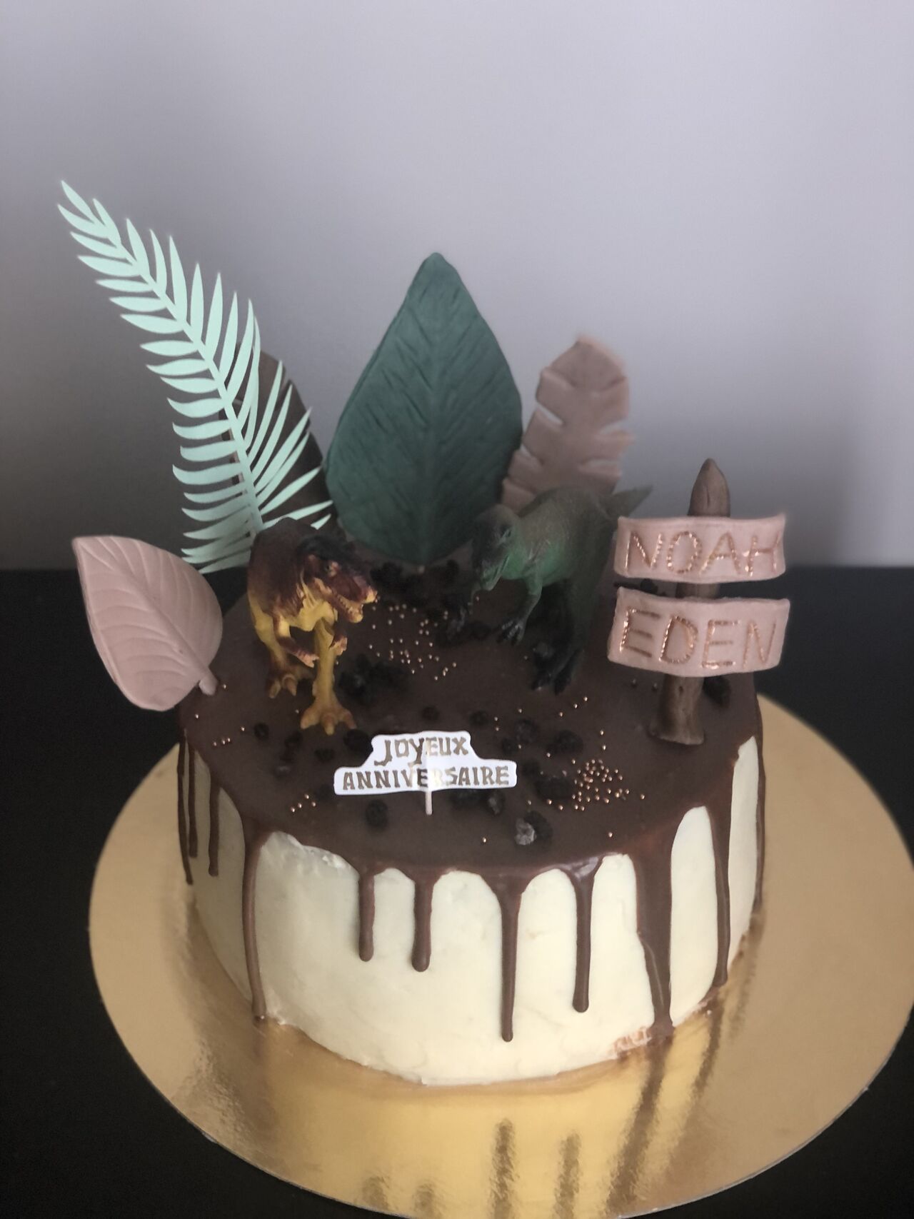 Layer cake thème dinosaure