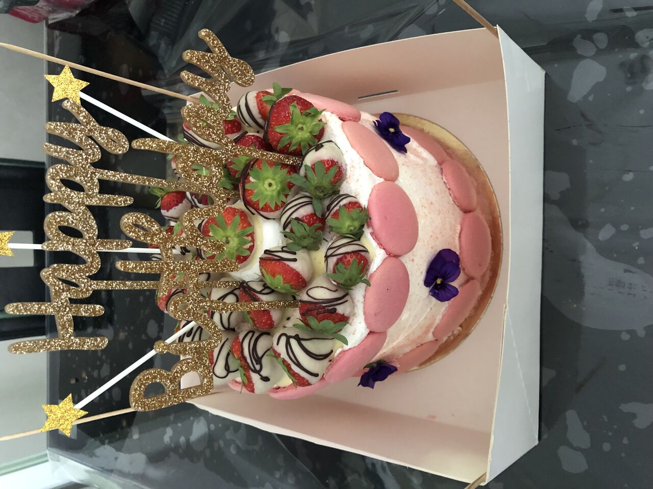 Layer cake fraise chocolat blanc 