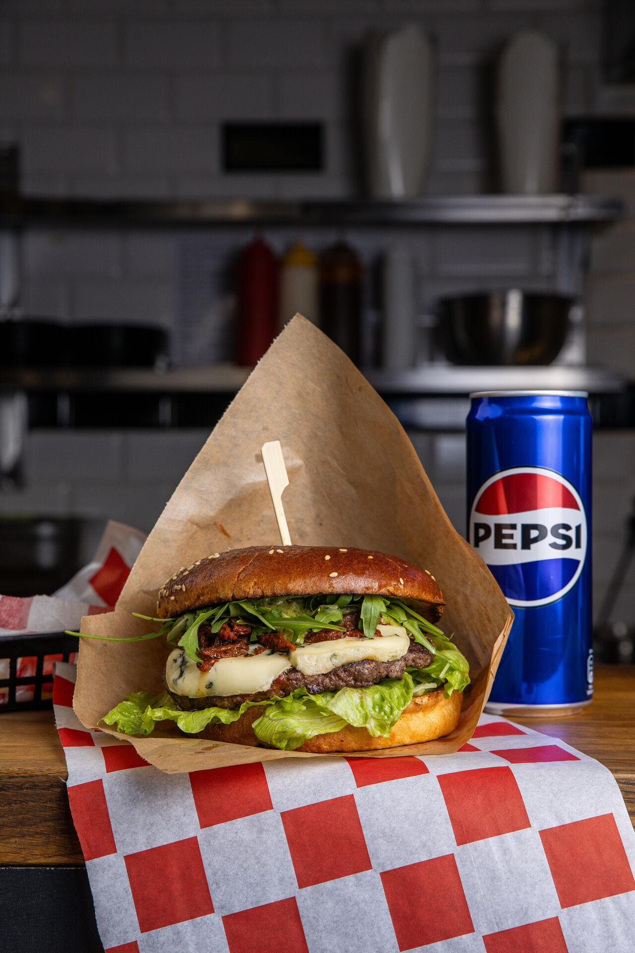 Antler: W sercu miasta, duchem w dziczy Kanady. | Antler: Urban heart, Canadian soul.