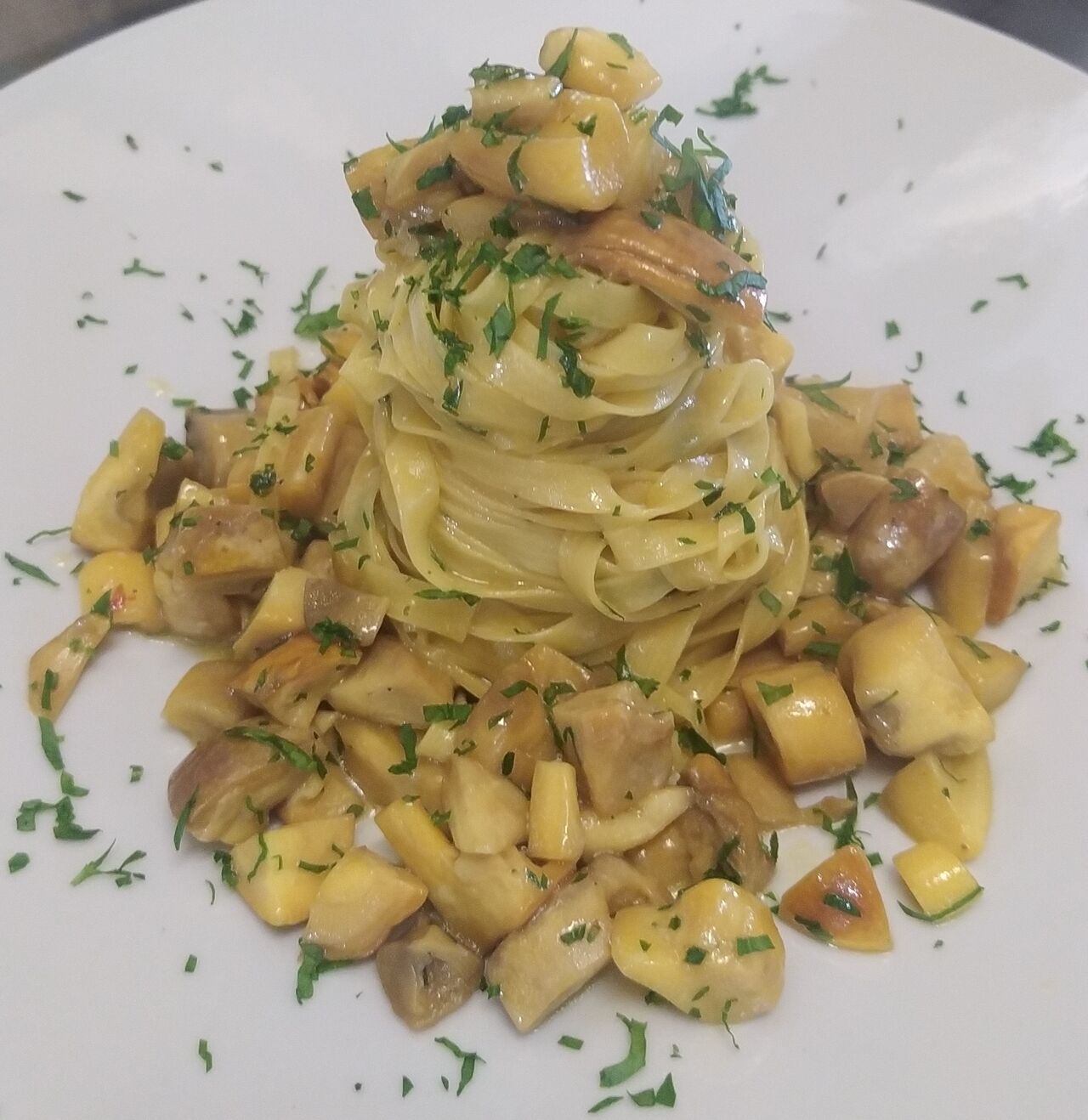 Fettuccine di Campofilone con Funghi Ovoli Origine Abruzzo