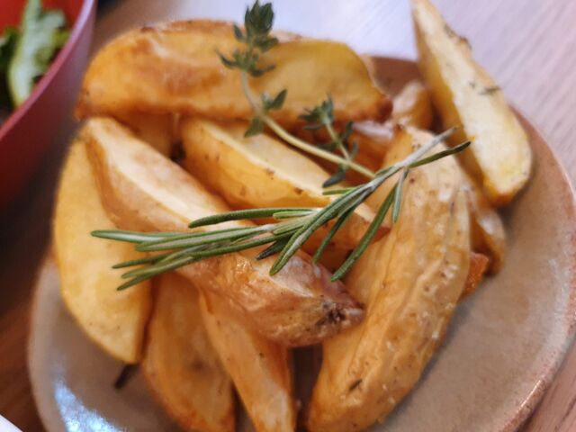 Patatas Rústicas con finas hierbas