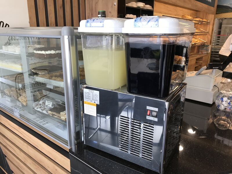 Hausgemachte Limonade und Boronic