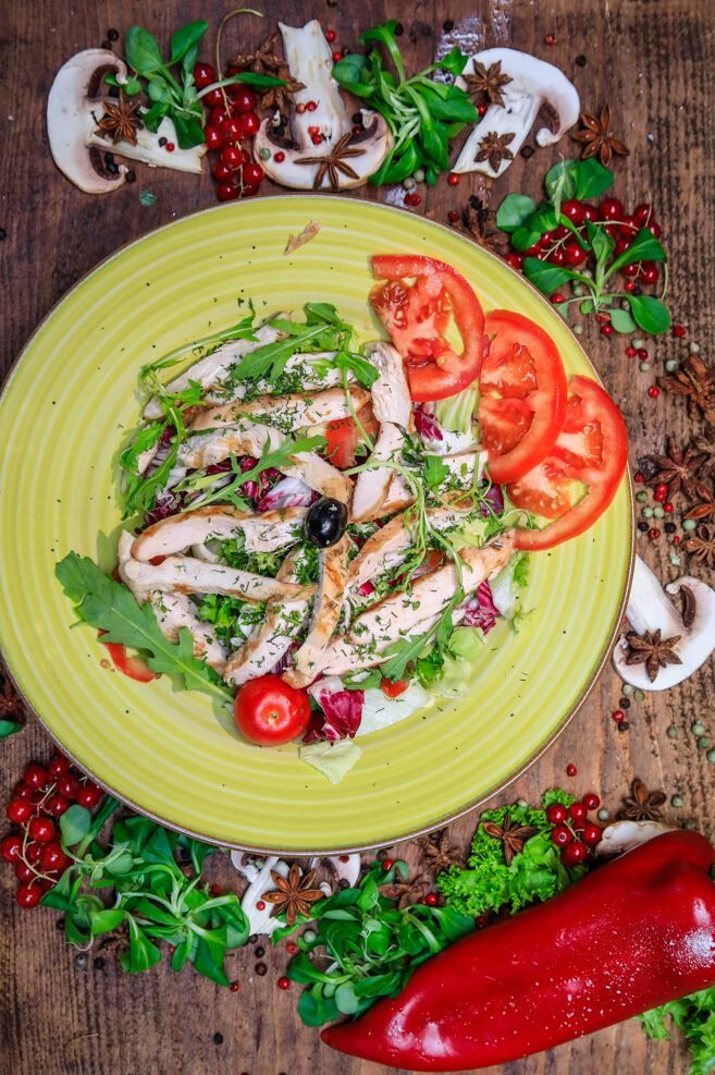 SALATA CU PIEPT DE PUI 