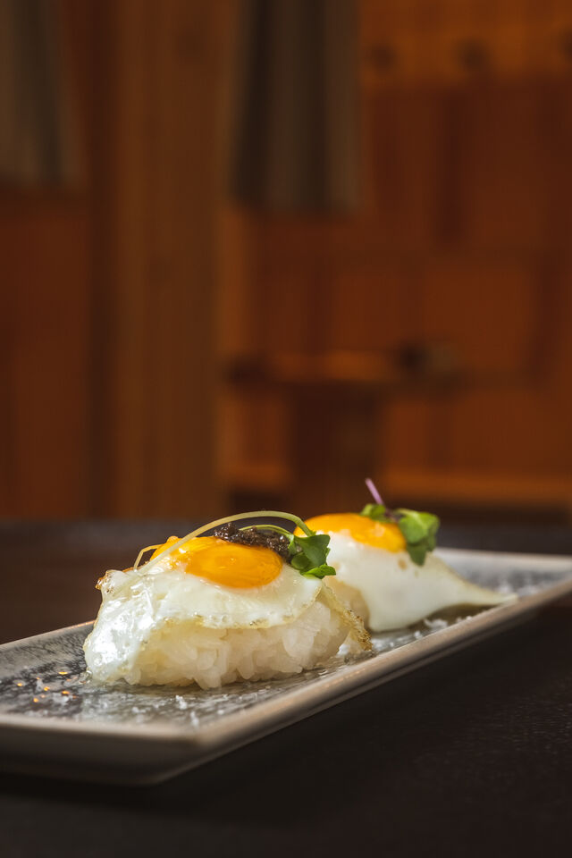 N. Huevos de codorniz con trufa