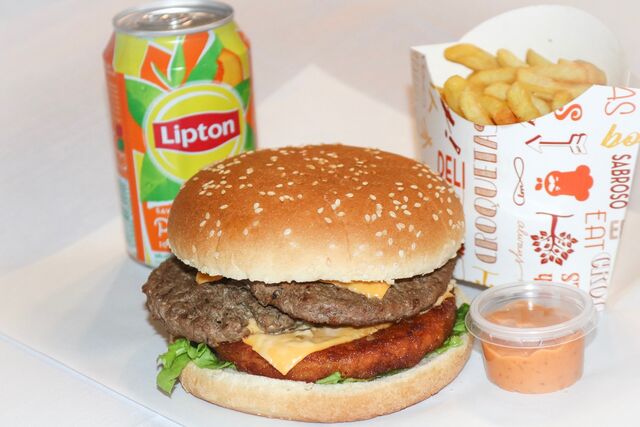 Bap's ( galette de pomme de terre Mc Cain, accompagné de steak haché ) seul: 6€ Menu frites+boisson 33cl: 7€