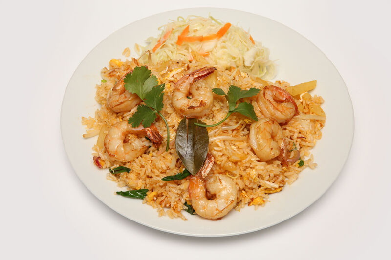 Ryż smażony tom yum z krewetkami