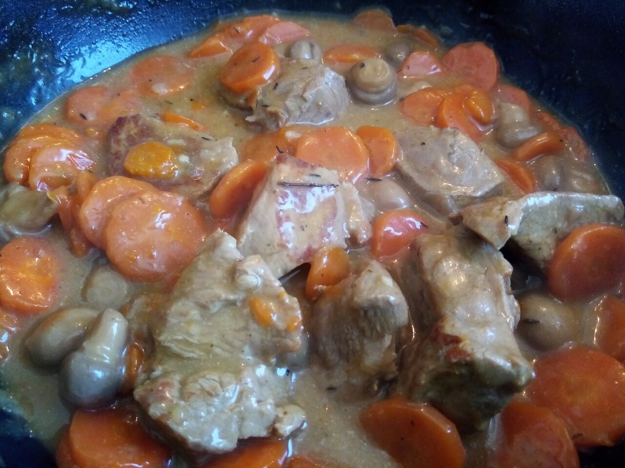 plat à empoter: sauté de veau à la bière