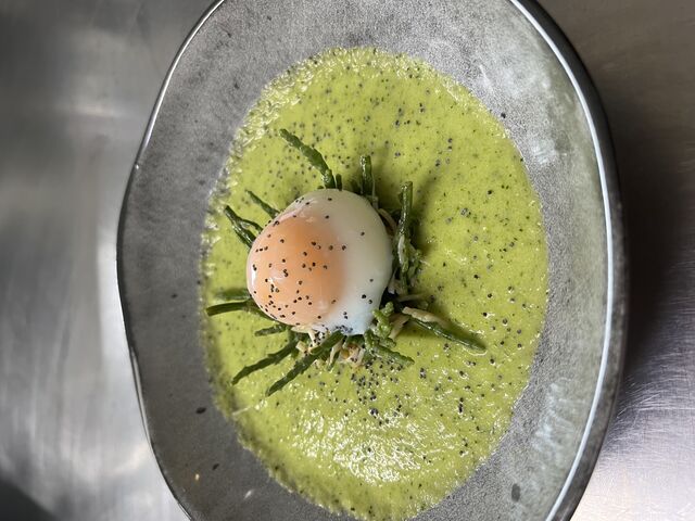 Œuf parfait et gaspacho de Courgettes 