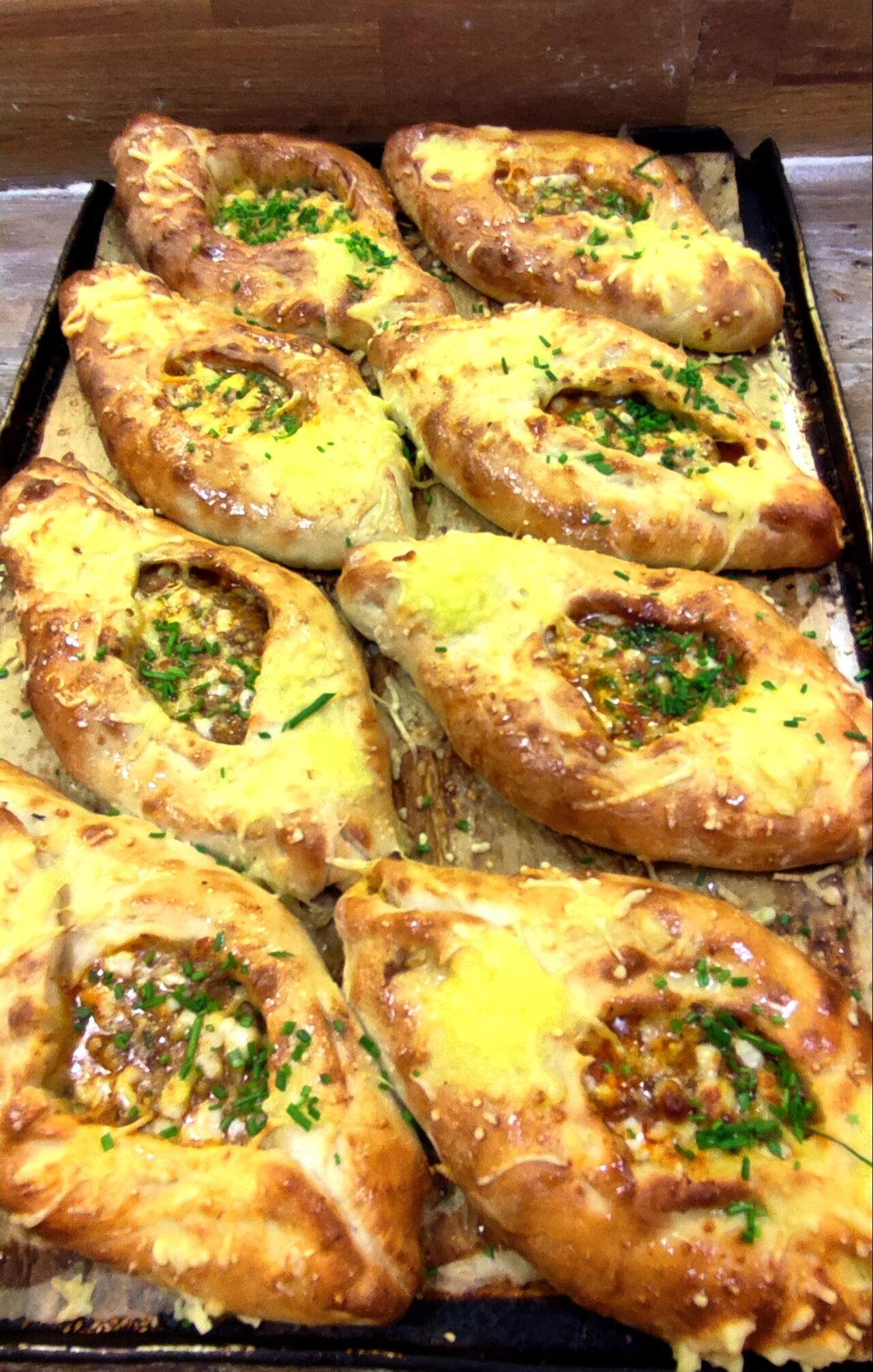 Chaczapuri mięsno-serowe