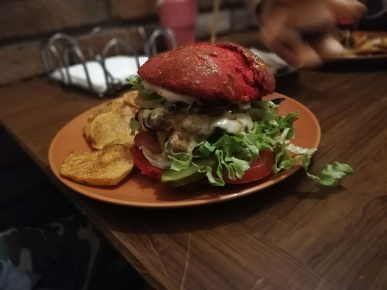 Crveni cheeseburger