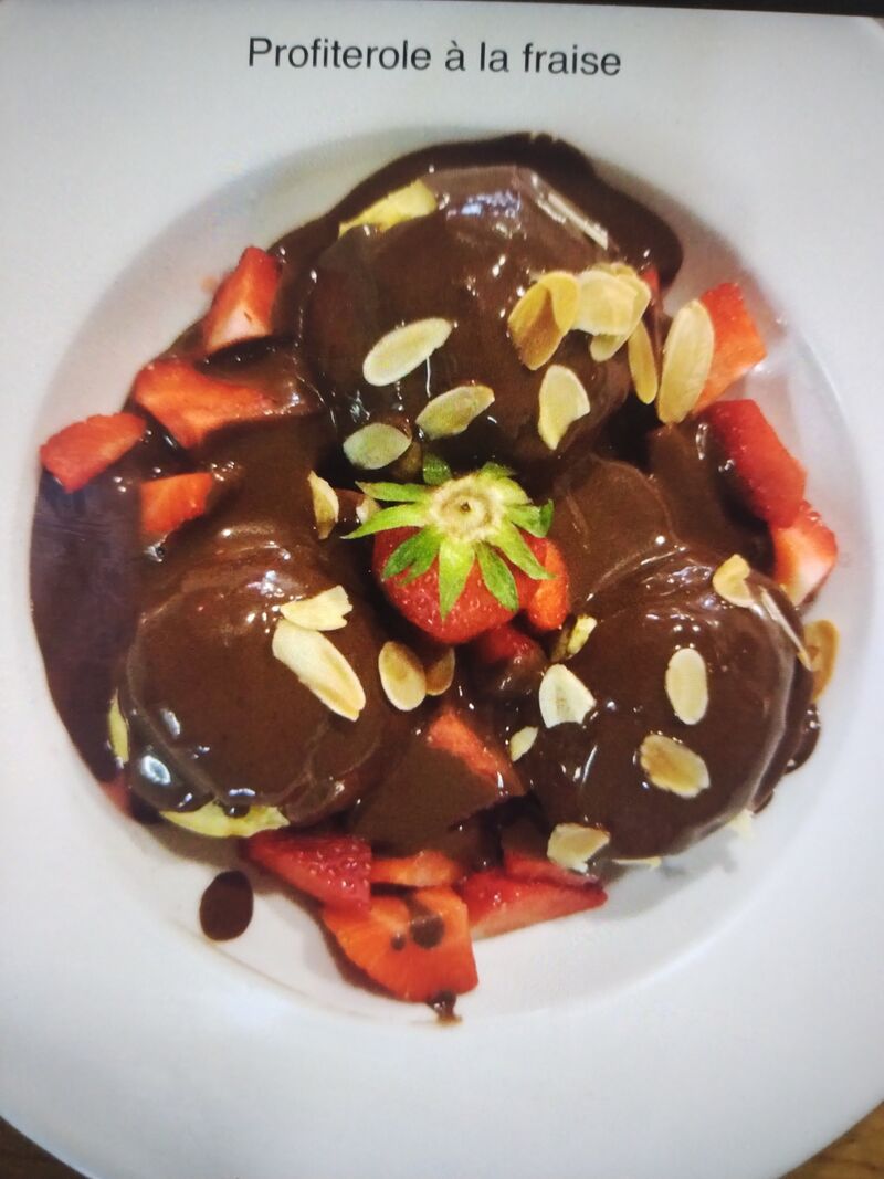 PROFITEROLE A LA FRAISE