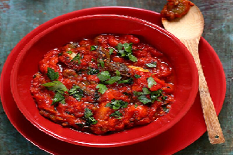 Chekchouka 6 € la part
(Poivron grillés, tomates fraîche, huile d'olive et persil)