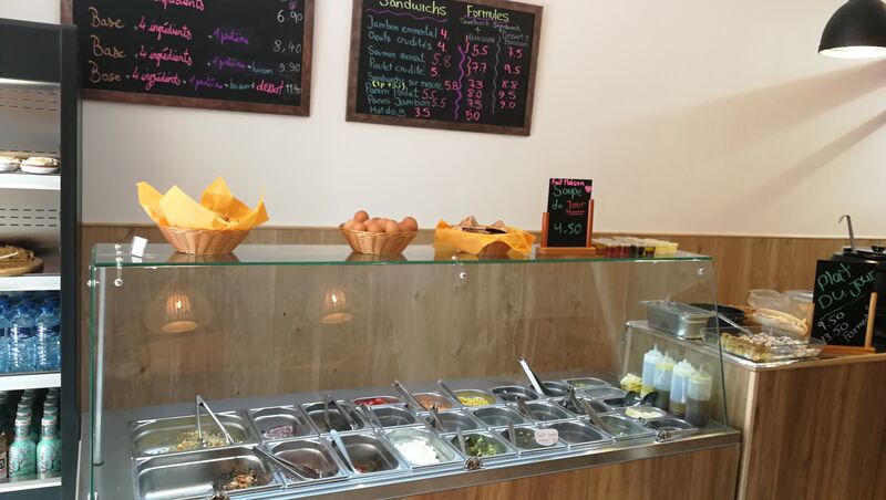  Imaginez votre salade en fonction de notre large choix de produits frais préparés tous les jours.