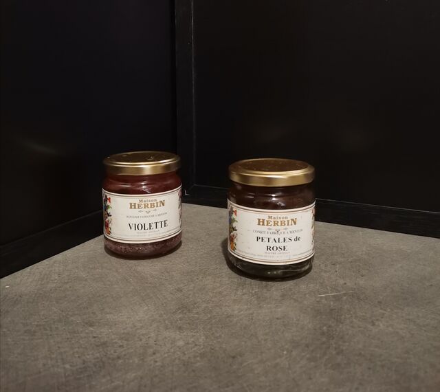 Confit de violettes 230g=10€ / confit de pétales de rose 230g=8.90€ 