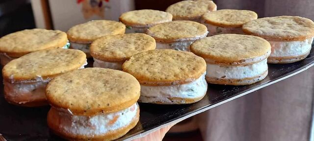 Sablé au pavot fourré au fromage frais et truite fumé 