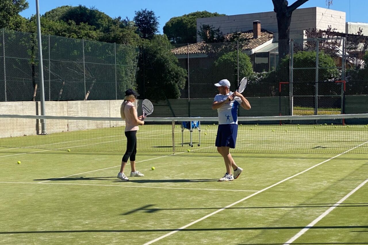Club de tenis, pádel y fútbol sala